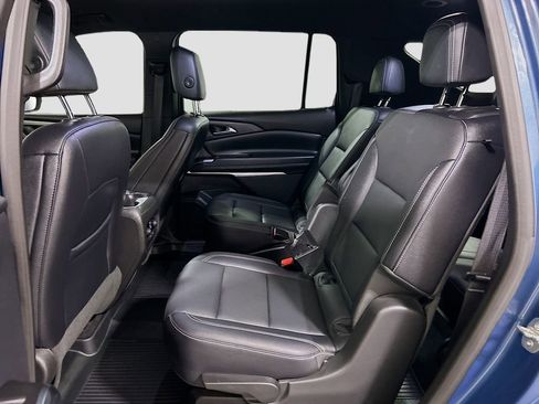 Used 2025 Chevrolet Traverse LT w/ Driver Confidence Package FWD image 21