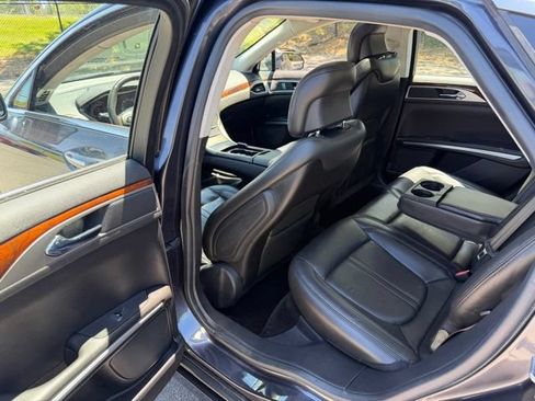Used 2013 Lincoln MKZ FWD image 20