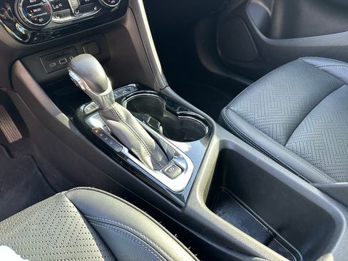 Used 2020 Buick Encore GX Essence w/ Experience Buick Package FWD image 22
