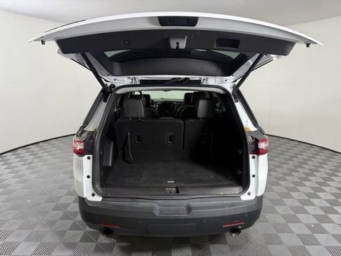 Used 2021 Chevrolet Traverse RS image 9