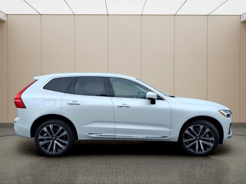 Used 2023 Volvo XC60 B5 Ultimate image 5
