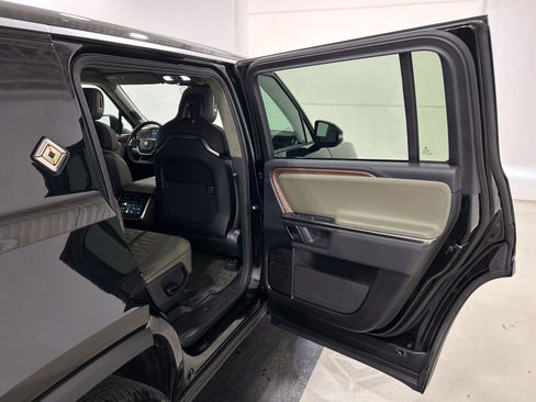 Used 2023 Rivian R1S Adventure AWD/4WD image 19