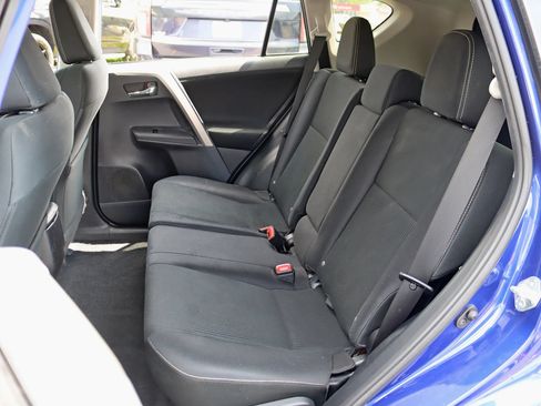 Used 2014 Toyota RAV4 XLE AWD/4WD image 28
