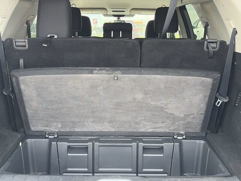 Used 2023 Nissan Pathfinder S FWD image 27
