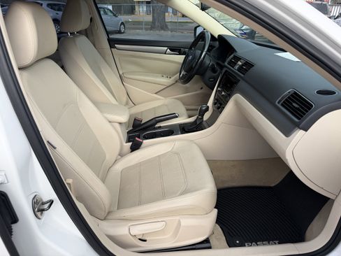 Used 2014 Volkswagen Passat 1.8T SE image 19