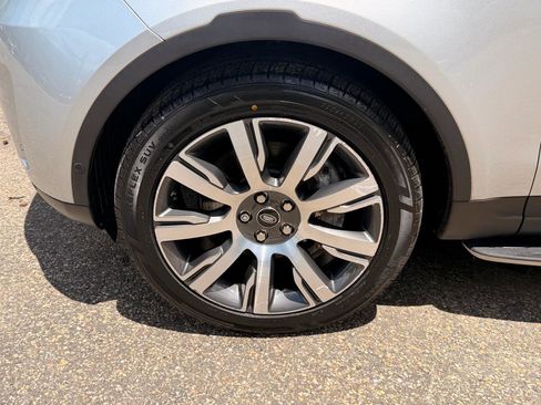 Used 2019 Land Rover Discovery HSE AWD/4WD image 14