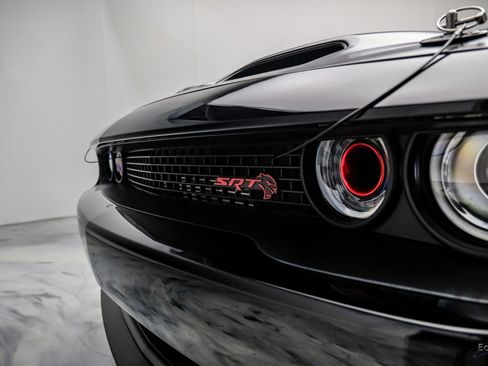 Used 2022 Dodge Challenger SRT Hellcat RWD image 38