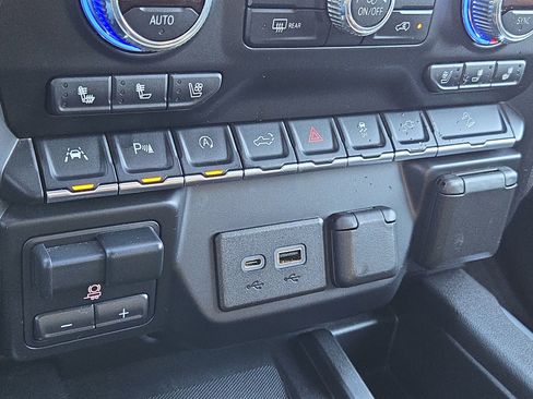 Used 2019 GMC Sierra 1500 SLT w/ SLT Premium Plus Package image 31