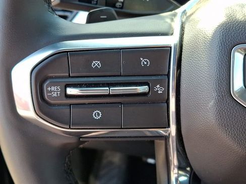 Used 2025 GMC Yukon Denali image 17