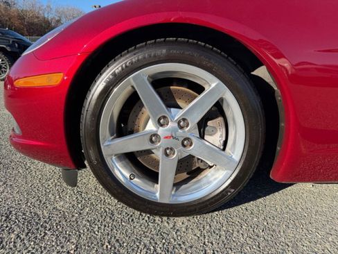 Used 2006 Chevrolet Corvette Convertible w/ Preferred Equipment Group RWD image 9