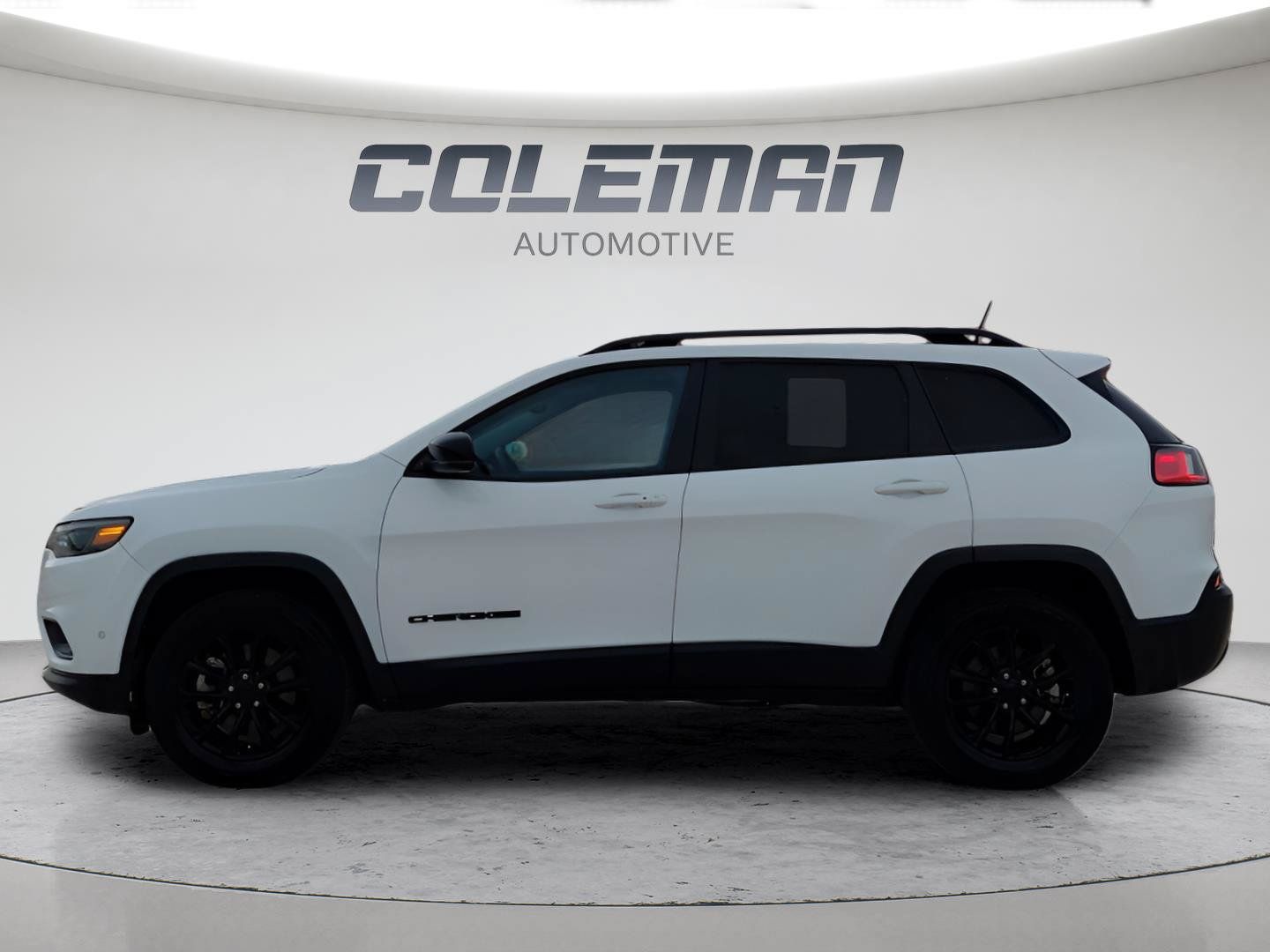 Used 2023 Jeep Cherokee Altitude Lux AWD/4WD image 2
