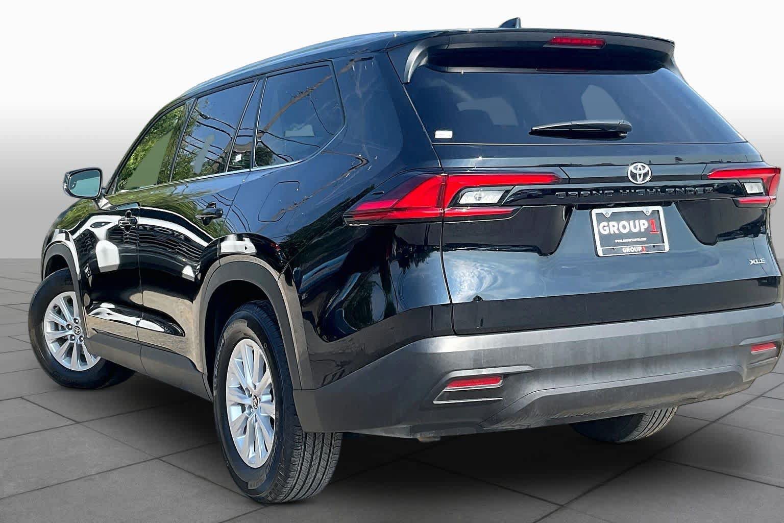 Used 2026 Toyota Grand Highlander FWD image 12