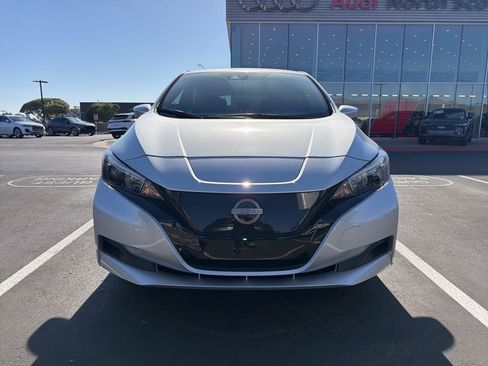 Used 2025 Nissan Leaf S FWD image 2