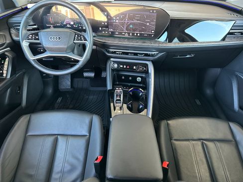 Used 2025 Audi Q5 Premium w/ Convenience Package AWD/4WD image 14