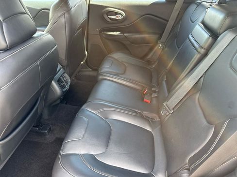 Used 2015 Jeep Cherokee Limited image 8