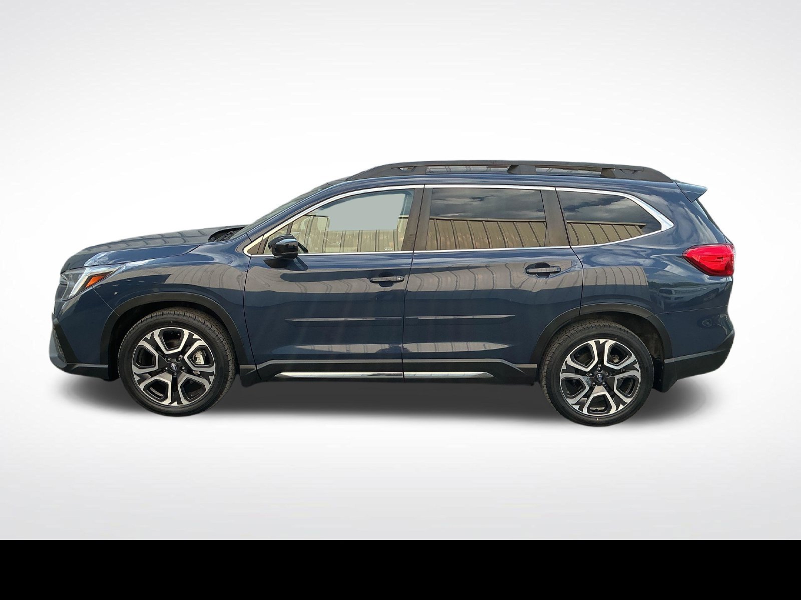 Used 2024 Subaru Ascent Limited AWD/4WD image 2