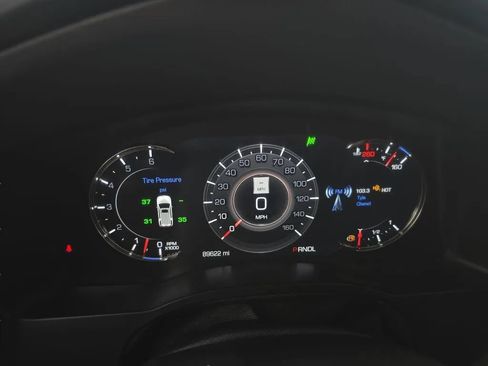 Used 2019 Cadillac Escalade Platinum AWD/4WD image 18