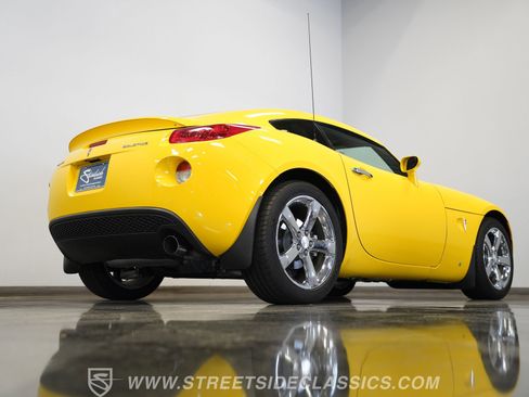 Used 2009 Pontiac Solstice Coupe w/ Premium Package image 13