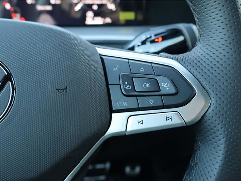 New 2026 Volkswagen Tiguan SE R-Line image 16