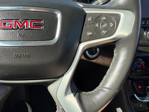 Used 2019 GMC Terrain SLT w/ Preferred Package FWD image 30