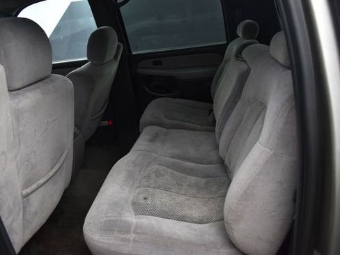 Used 2001 Chevrolet Suburban LS w/ LS Preferred Equipment Group AWD/4WD image 14
