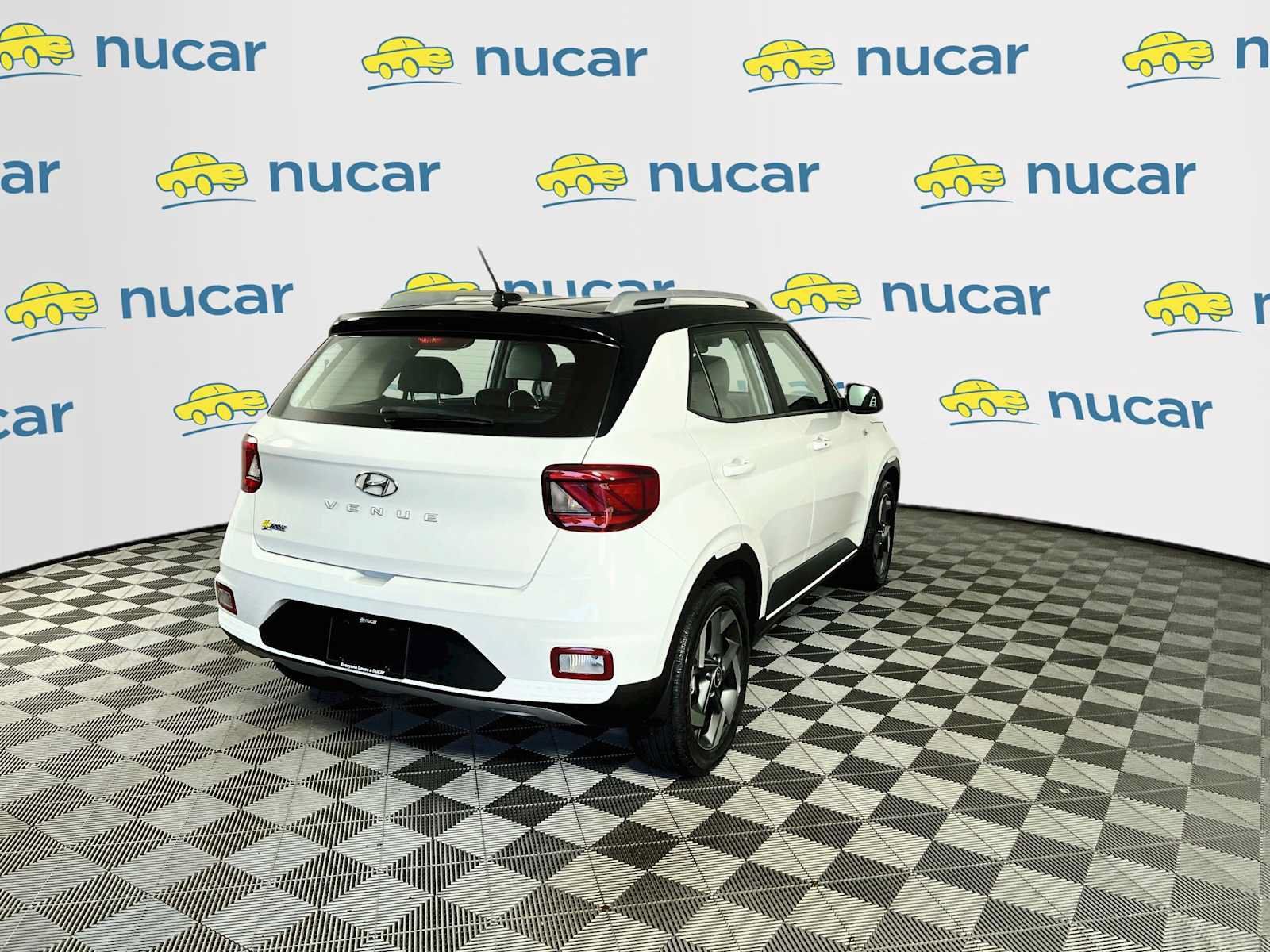 Certified 2024 Hyundai Venue Limited FWD image 7