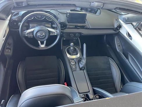 Used 2023 MAZDA MX-5 Miata Club RWD image 11