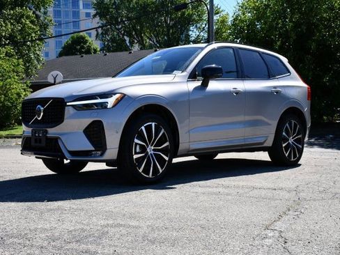 Certified 2025 Volvo XC60 B5 Plus AWD/4WD image 3