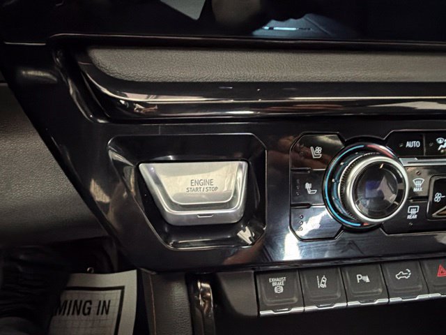 Used 2025 GMC Sierra 2500 AT4 w/ AT4 Premium Plus Package AWD/4WD image 27