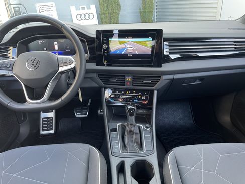 Certified 2025 Volkswagen Jetta Sport image 8