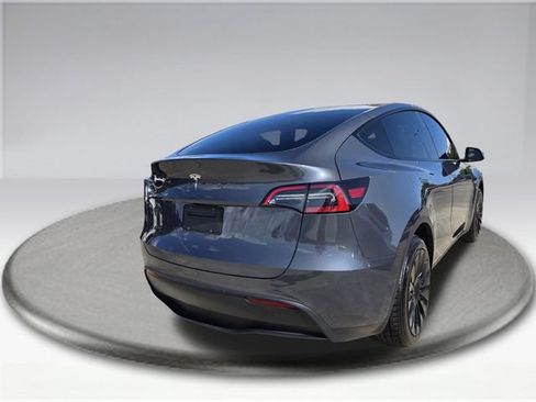 Used 2023 Tesla Model Y 2WD image 12