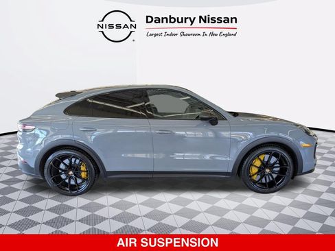 Used 2023 Porsche Cayenne Turbo GT AWD/4WD image 2