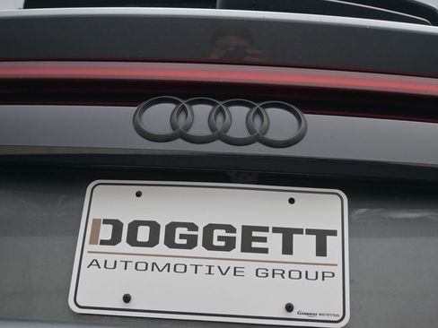 Used 2019 Audi Q8 Premium Plus w/ Premium Plus image 27