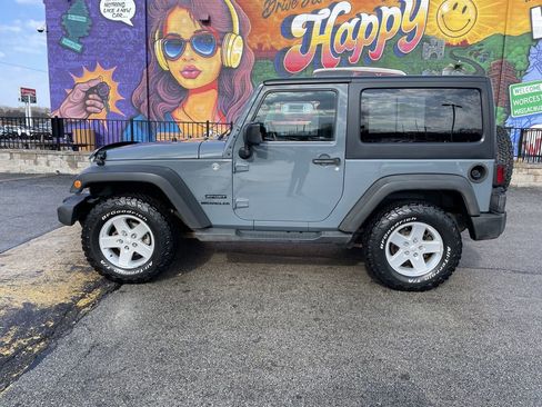 Used 2015 Jeep Wrangler Sport AWD/4WD image 2
