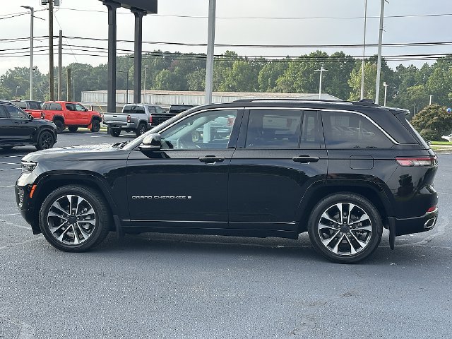 Used 2023 Jeep Grand Cherokee Overland AWD/4WD image 4