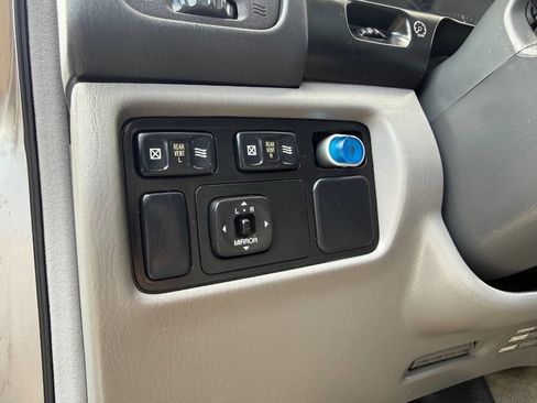 Used 2002 Toyota Land Cruiser image 92