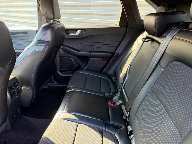 Used 2024 Ford Escape ST-Line w/ Tech Pack #1 AWD/4WD image 18