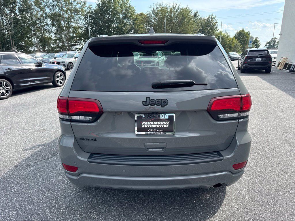 Used 2021 Jeep Grand Cherokee Laredo X AWD/4WD image 6