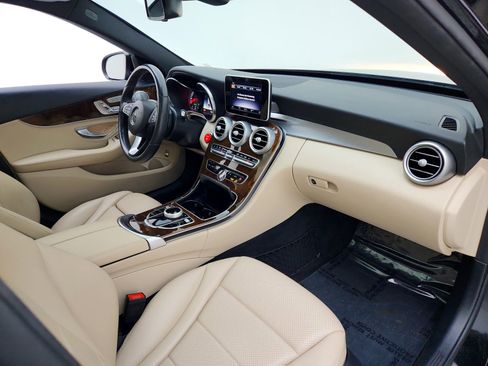 Used 2018 Mercedes-Benz C 300 Sedan image 29