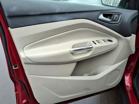 Used 2017 Ford Escape SE w/ Equipment Group 201A image 12