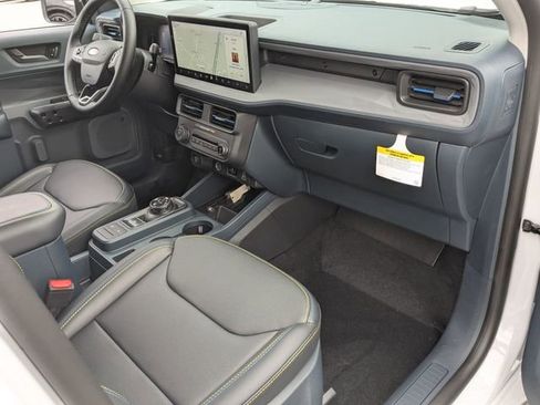 New 2025 Ford Maverick Lobo image 25