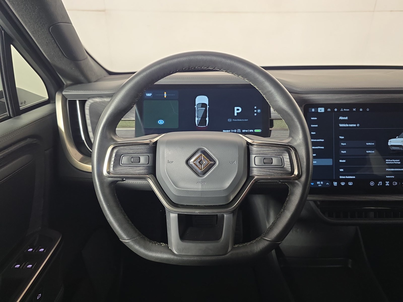 Used 2025 Rivian R1S Adventure Dual AWD/4WD image 28