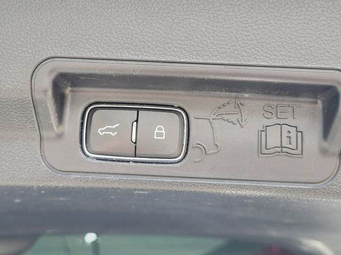 Used 2021 Ford Explorer Platinum w/ Equipment Group 601A image 29