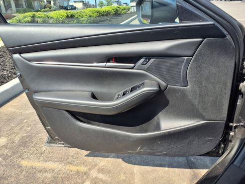 Used 2023 MAZDA MAZDA3 s FWD image 19
