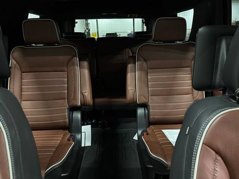 Used 2024 GMC Yukon Denali Ultimate AWD/4WD image 23