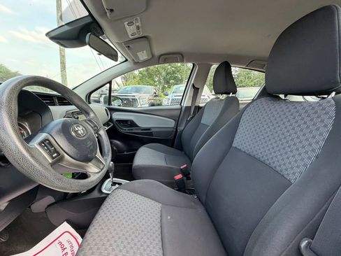 Used 2017 Toyota Yaris L FWD image 10