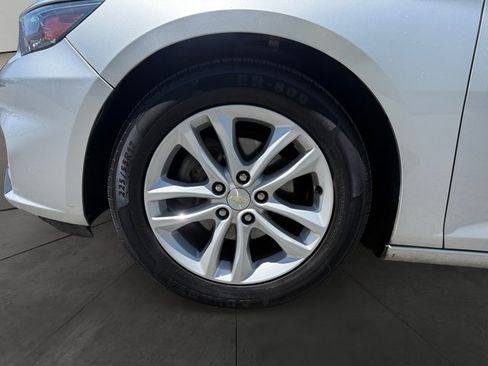 Used 2018 Chevrolet Malibu LT FWD image 9