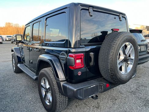 Used 2021 Jeep Wrangler Unlimited Sahara image 2