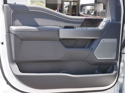 New 2025 Ford F350 Lariat w/ Lariat Ultimate Package image 41