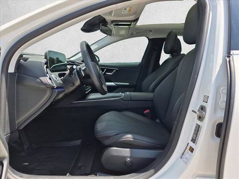 Used 2025 Mercedes-Benz E 350 4MATIC Sedan image 15